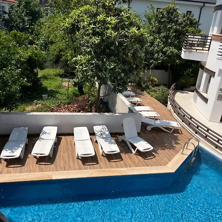 Dalyanda Havuzlu Muhtesem Apartment